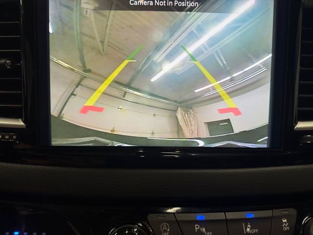 Used 2024 Chrysler Pacifica Touring-L image 15