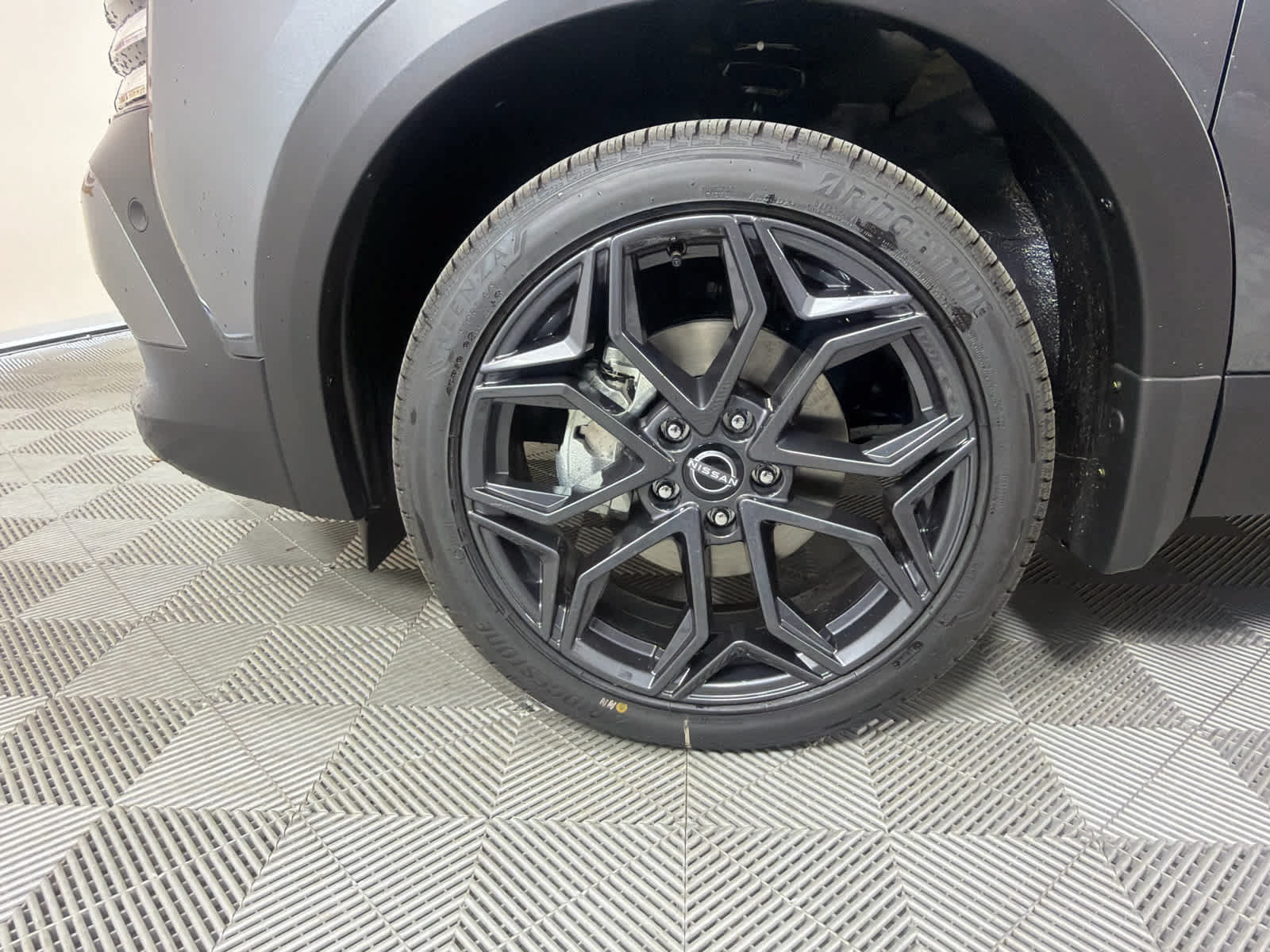 New 2026 Nissan Kicks SR w/ SR Premium Package FWD image 10