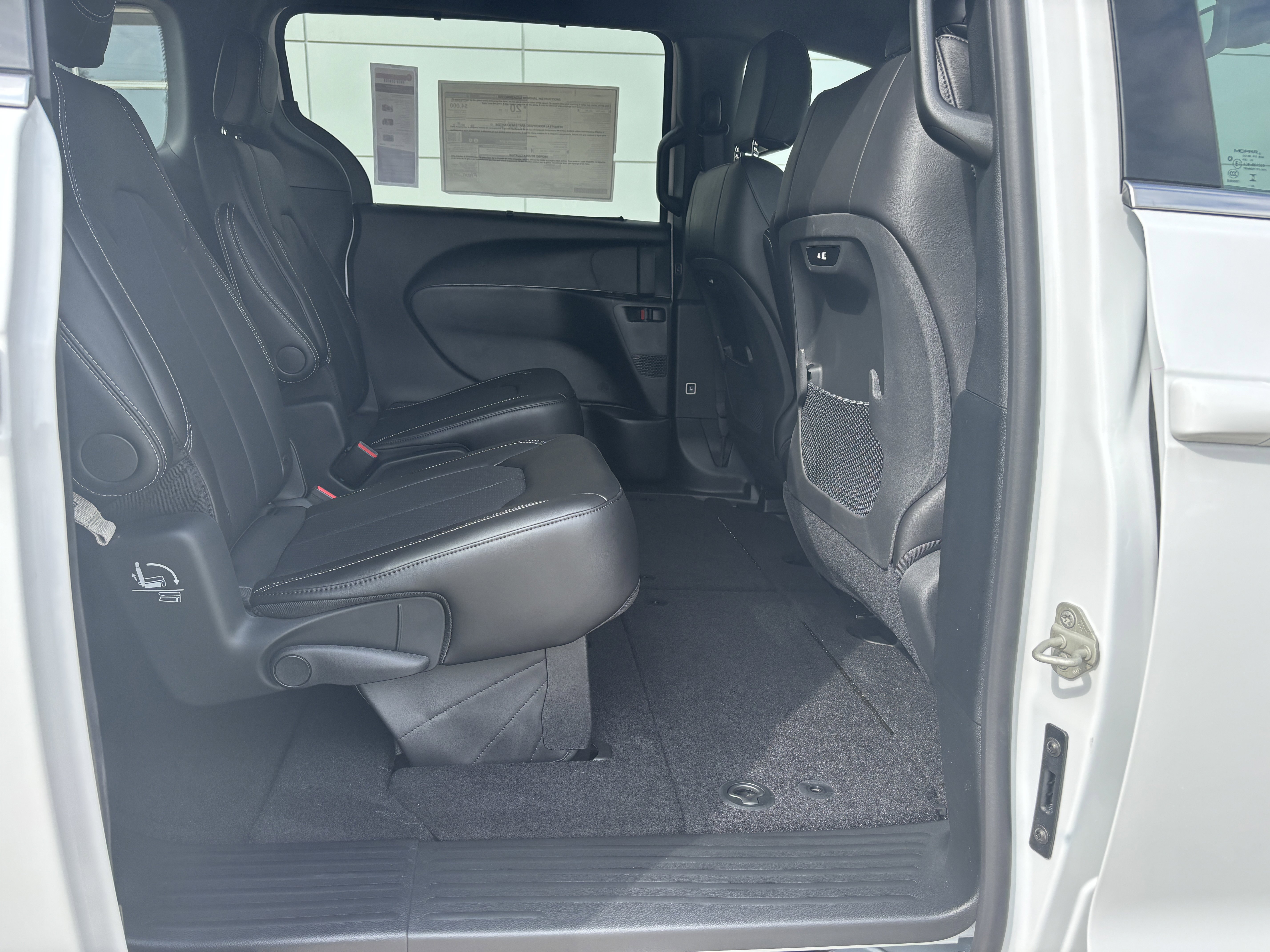 New 2026 Chrysler Pacifica Select image 14