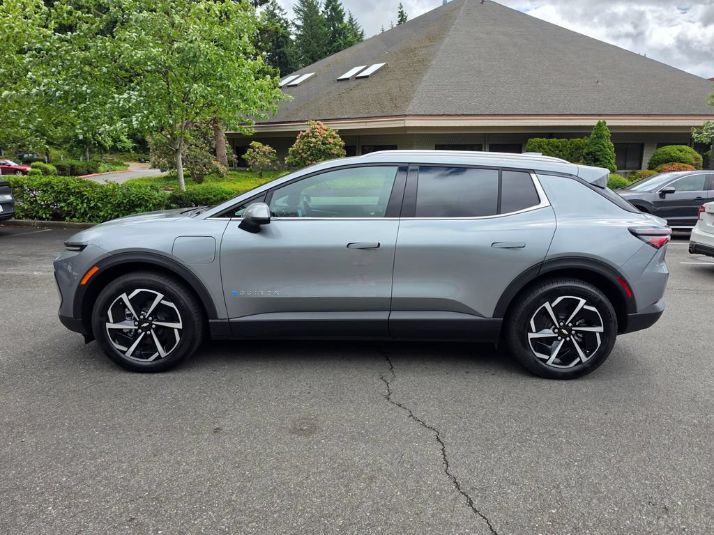 New 2026 Chevrolet Equinox EV LT AWD/4WD image 2