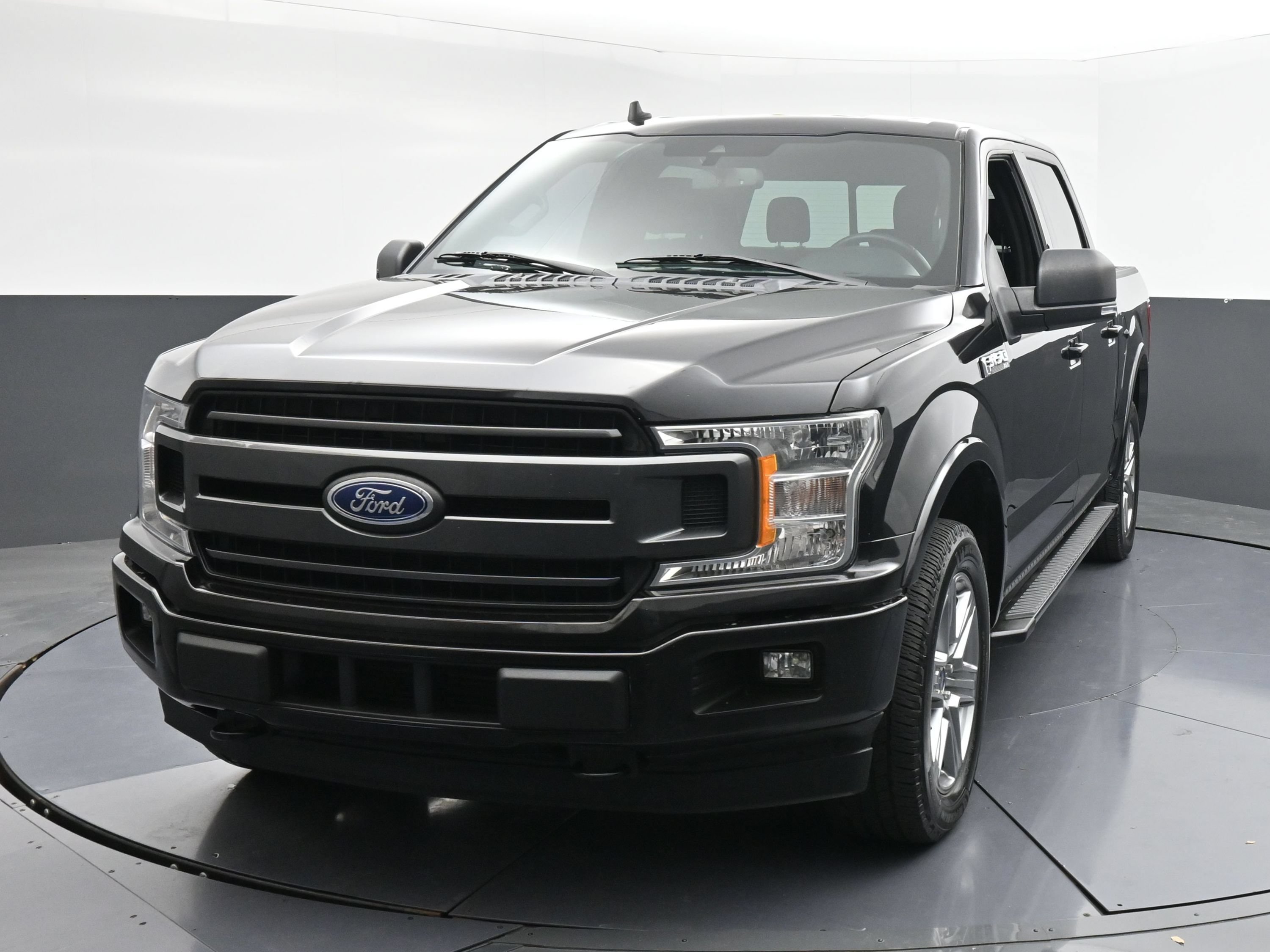 Used 2019 Ford F150 XLT w/ Equipment Group 302A Luxury AWD/4WD image 1