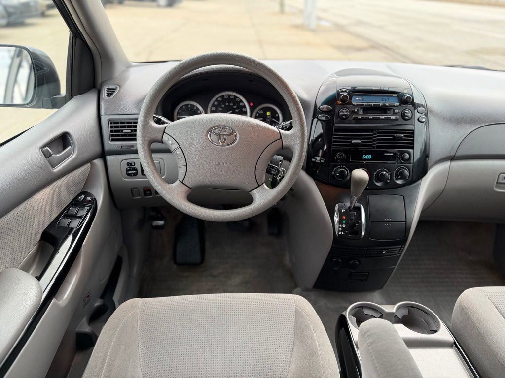 Used 2005 Toyota Sienna LE image 17
