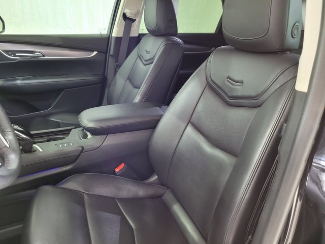 Used 2018 Cadillac XT5 Luxury w/ Driver Awareness Package image 9