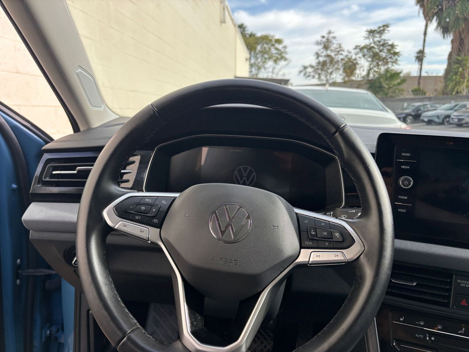 Used 2025 Volkswagen Jetta SE image 34