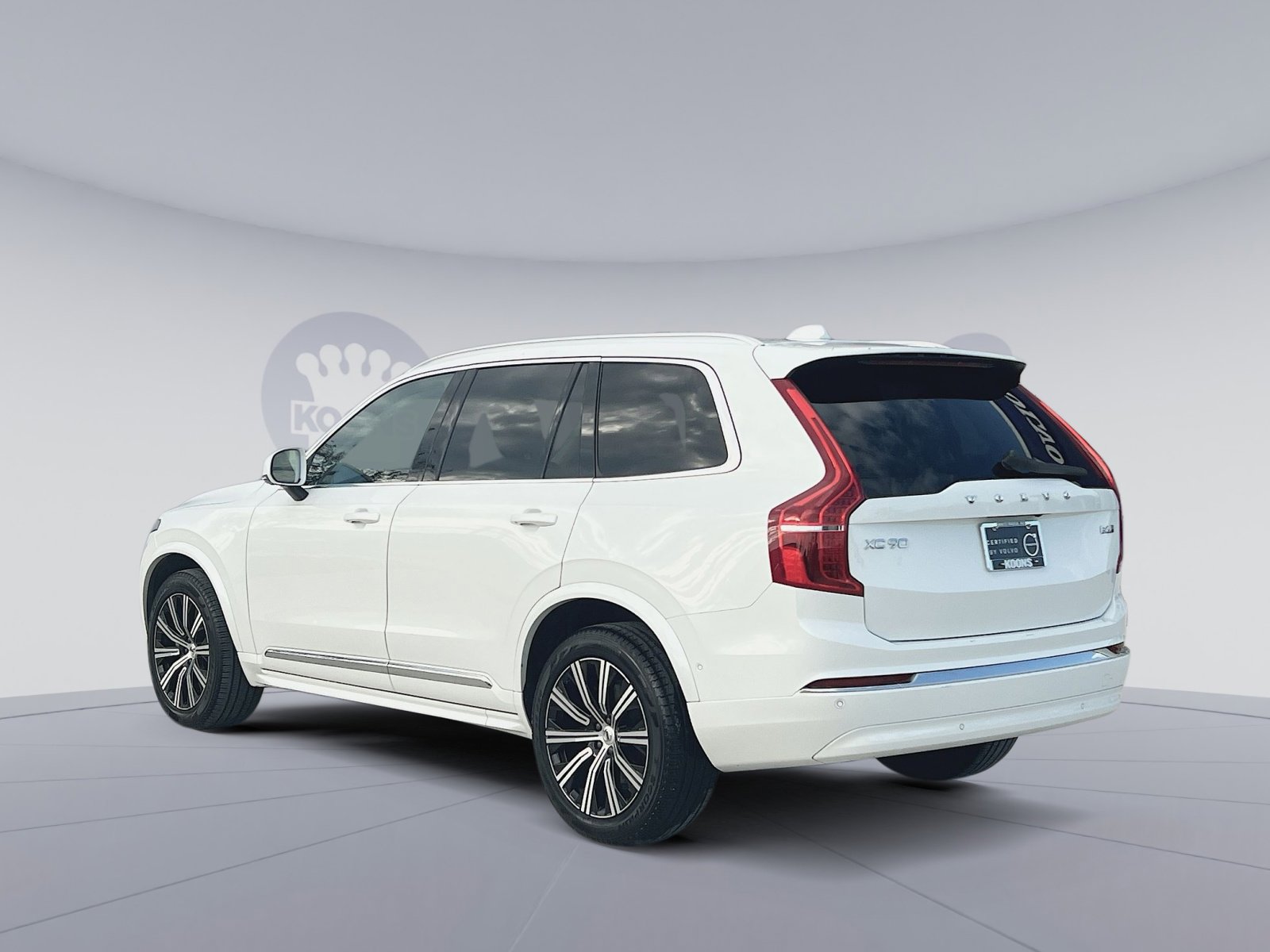 Certified 2025 Volvo XC90 B6 Plus image 4
