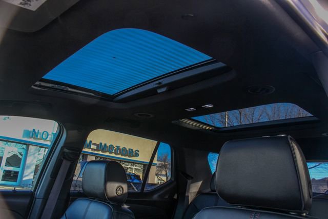 Used 2022 Chevrolet Traverse RS image 25