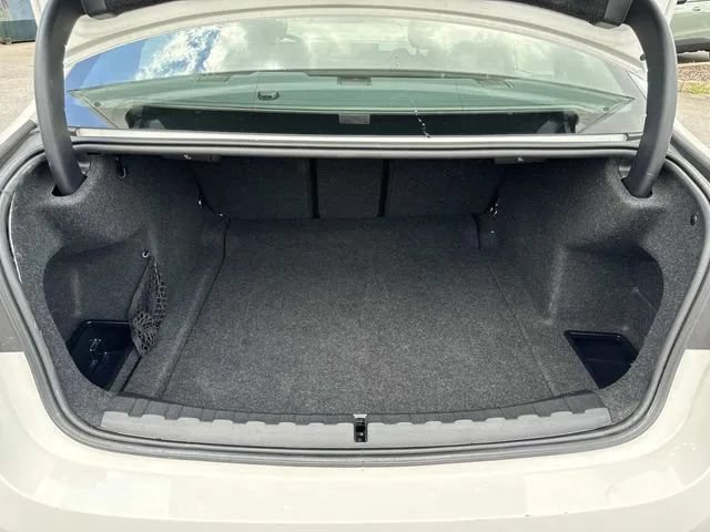 Used 2025 BMW 330i xDrive Sedan AWD/4WD image 13