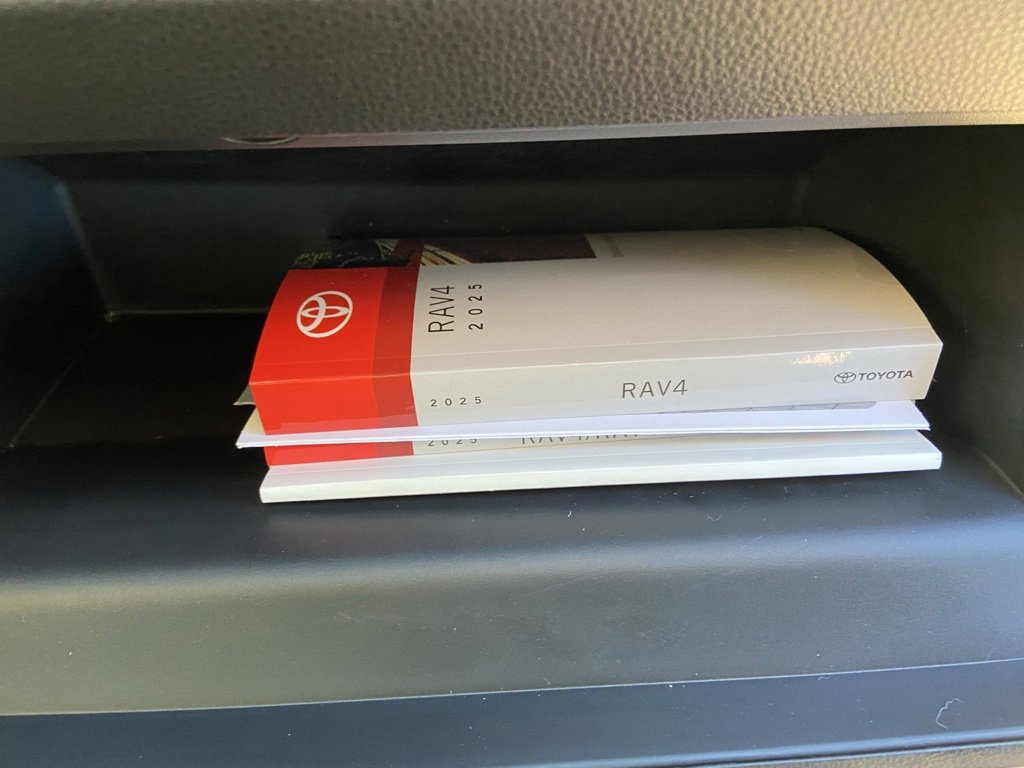 Used 2025 Toyota RAV4 XLE image 34