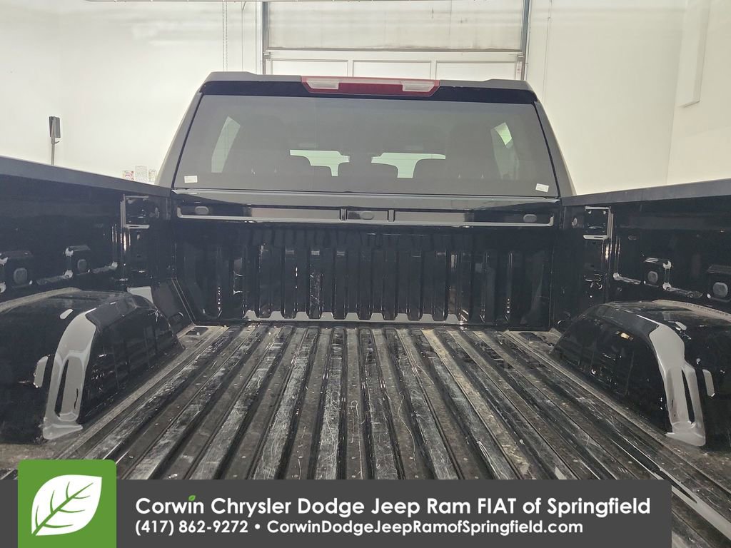 Used 2025 Chevrolet Silverado 1500 LT image 32