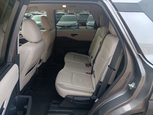 Used 2023 Nissan Pathfinder SL image 25