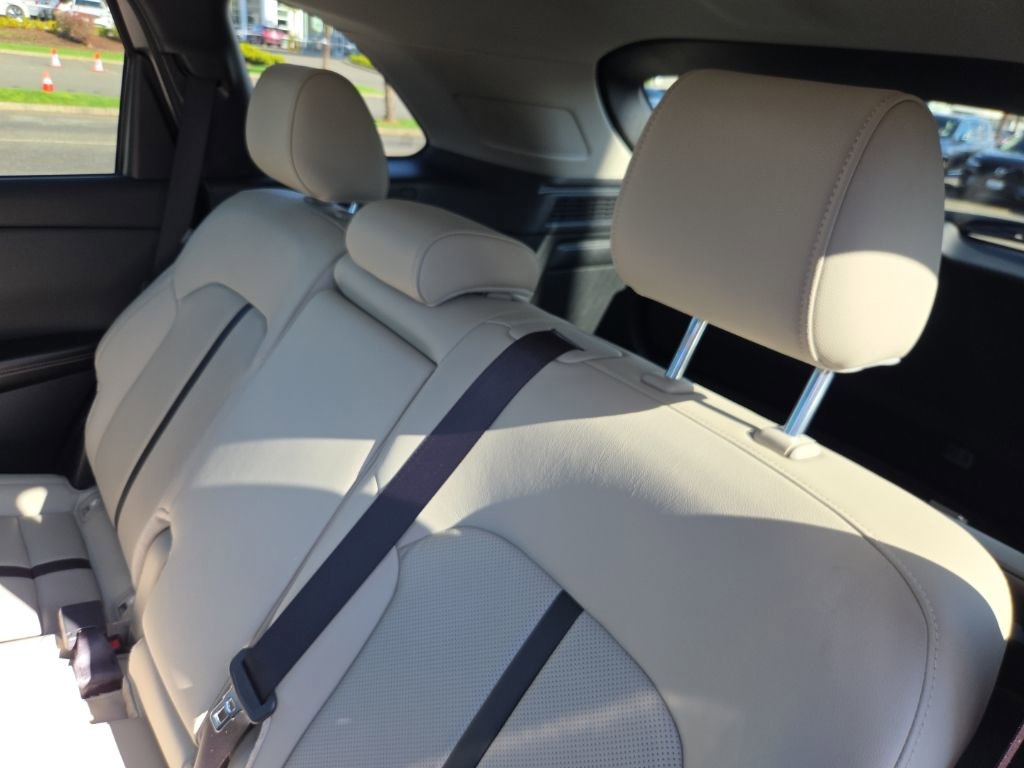 Used 2025 MAZDA CX-70 Plug-In Hybrid w/ Premium Pkg image 6