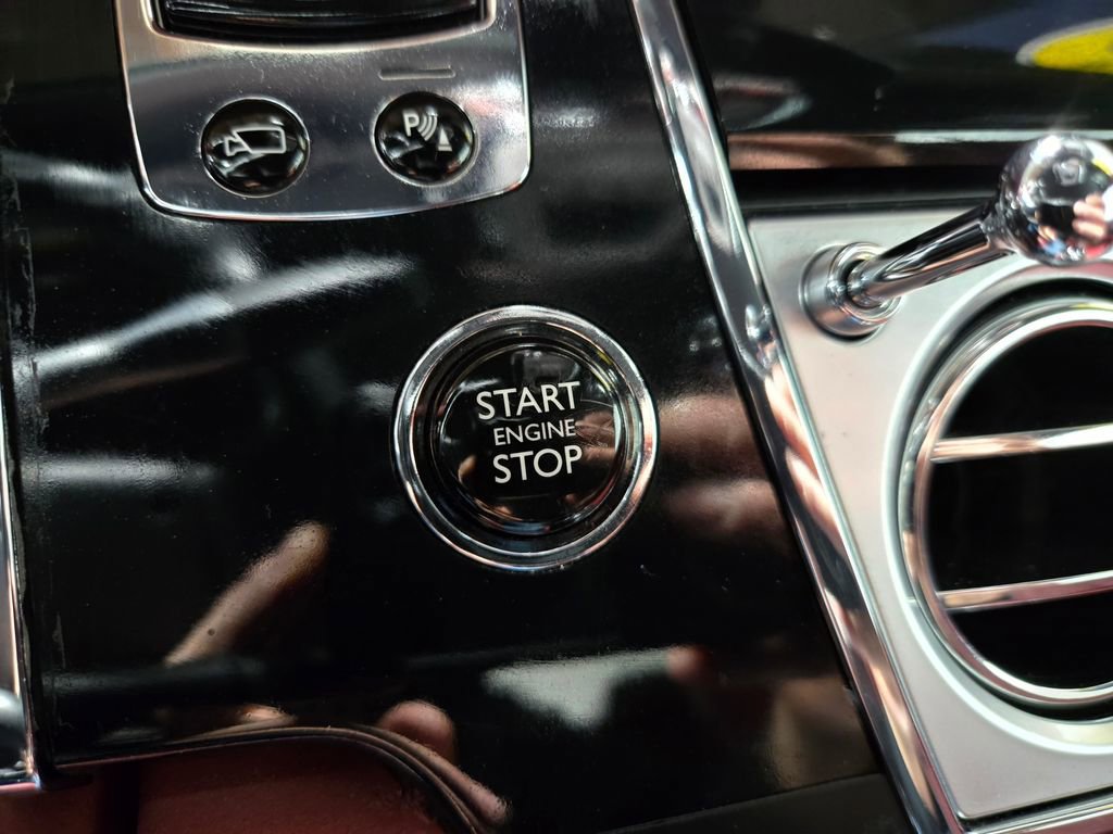 Used 2015 Rolls-Royce Wraith RWD image 18