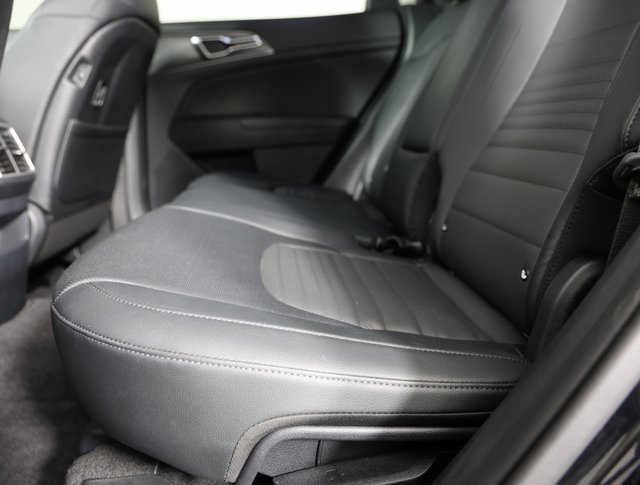 Certified 2025 Kia Sportage SX image 3