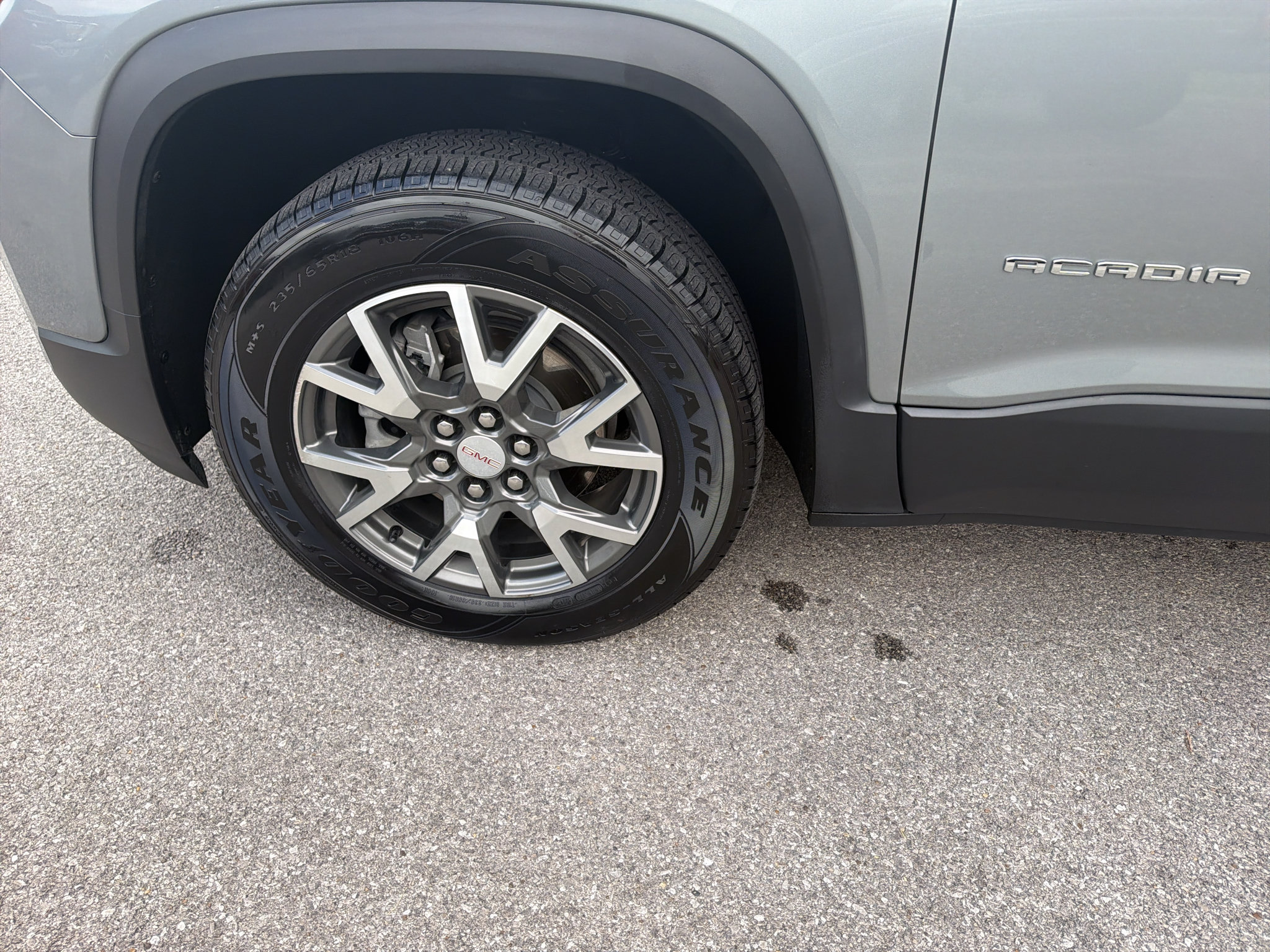 Used 2023 GMC Acadia SLE w/ Driver Convenience Package FWD image 33