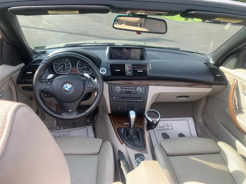 Used 2009 BMW 135i Convertible image 18
