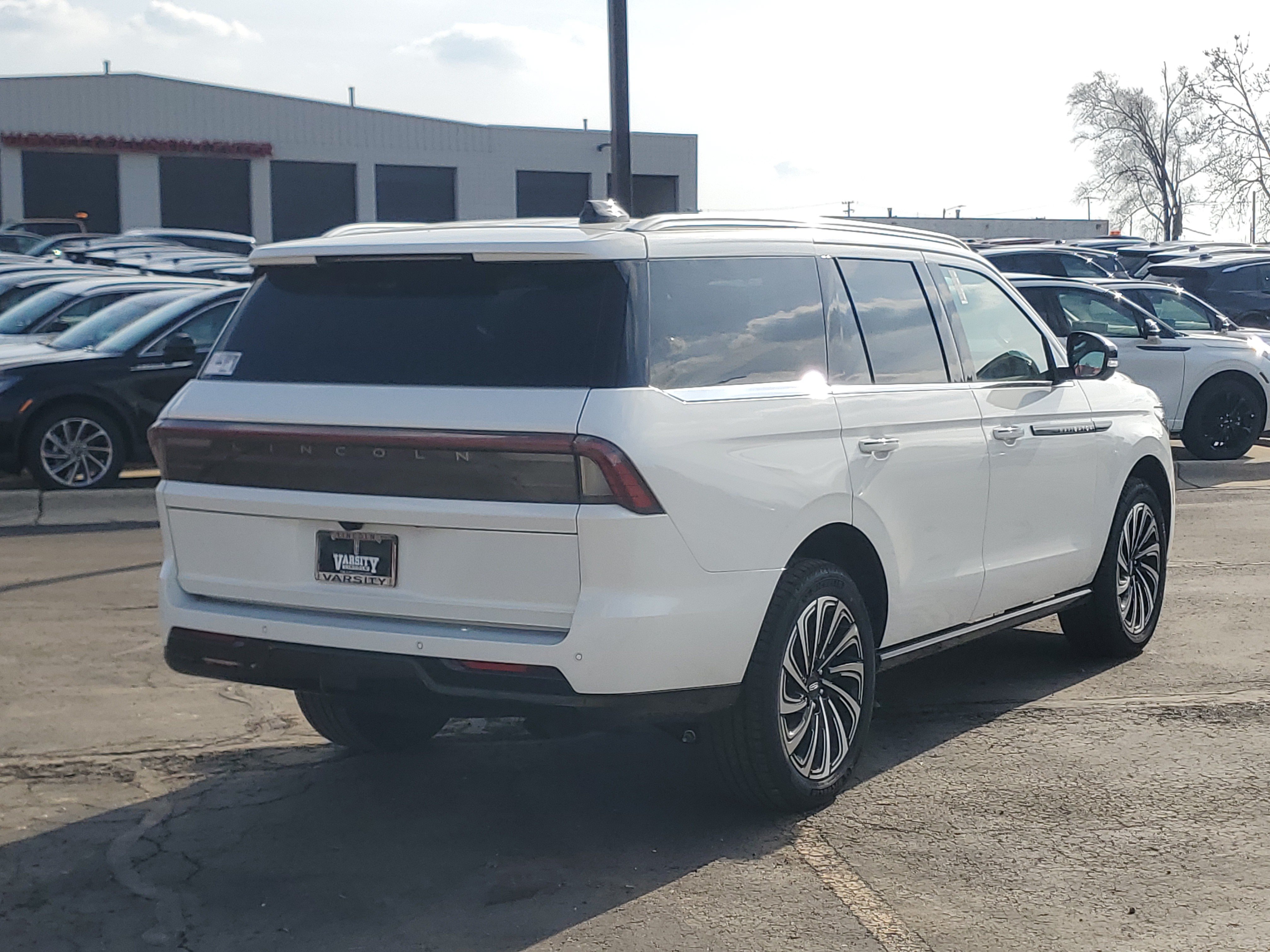 New 2026 Lincoln Navigator Black Label AWD/4WD image 4