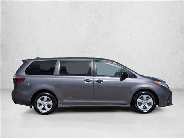 Used 2020 Toyota Sienna L image 4