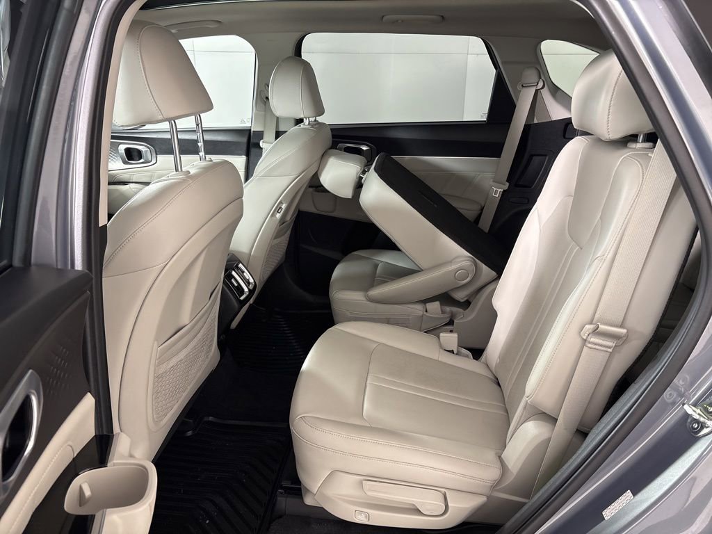 Used 2023 Kia Sorento SX image 21