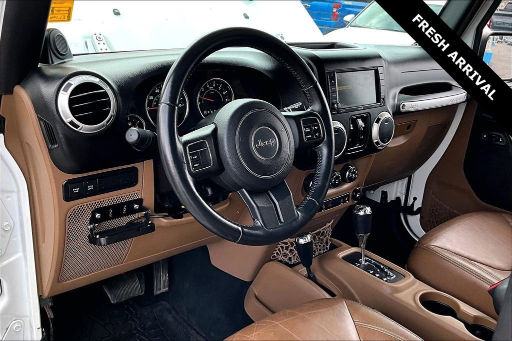 Used 2014 Jeep Wrangler Unlimited Rubicon image 15