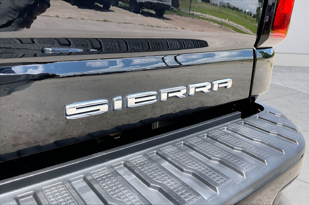 Used 2024 GMC Sierra 3500 Denali w/ Denali Reserve Package AWD/4WD image 21