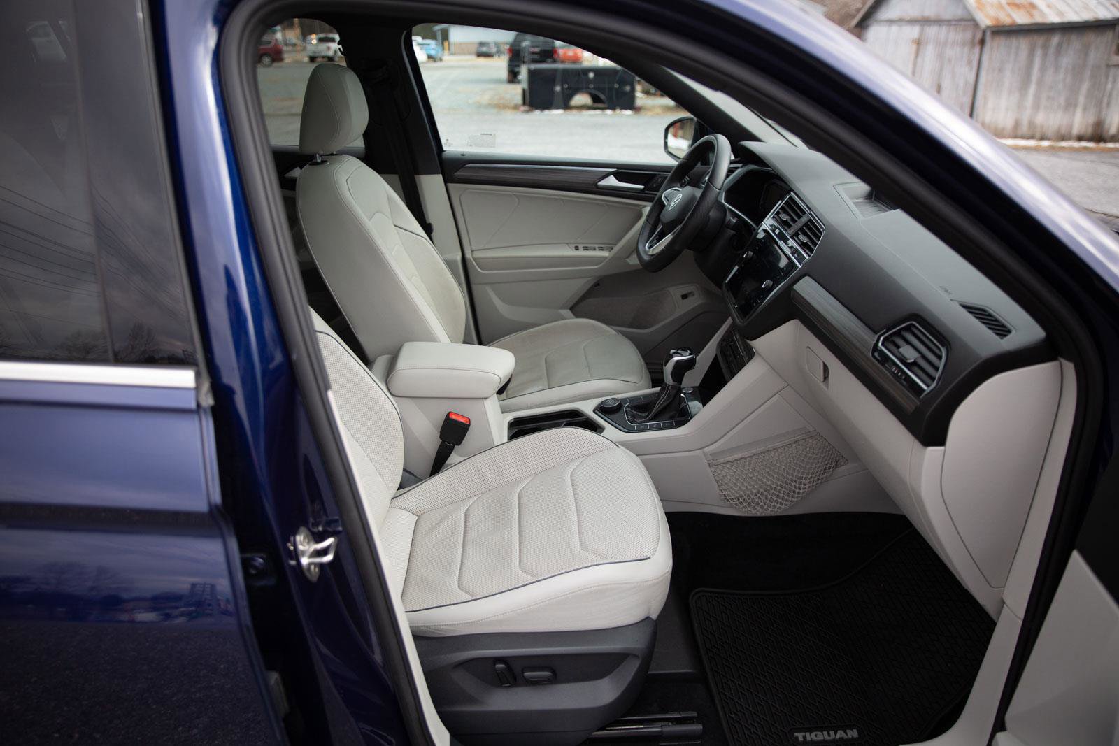 Used 2022 Volkswagen Tiguan SEL R-Line image 25