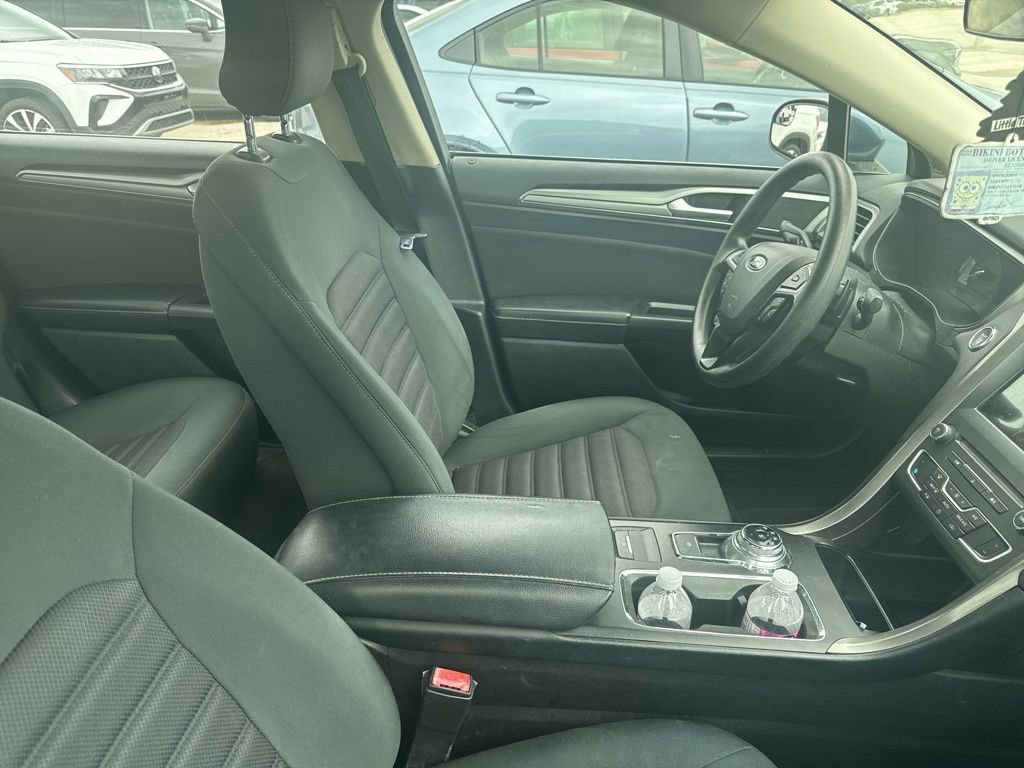 Used 2018 Ford Fusion SE w/ Fusion SE Technology Package image 10