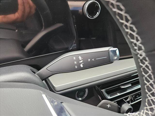 New 2025 Chevrolet Traverse LT w/ Driver Confidence Package FWD image 15