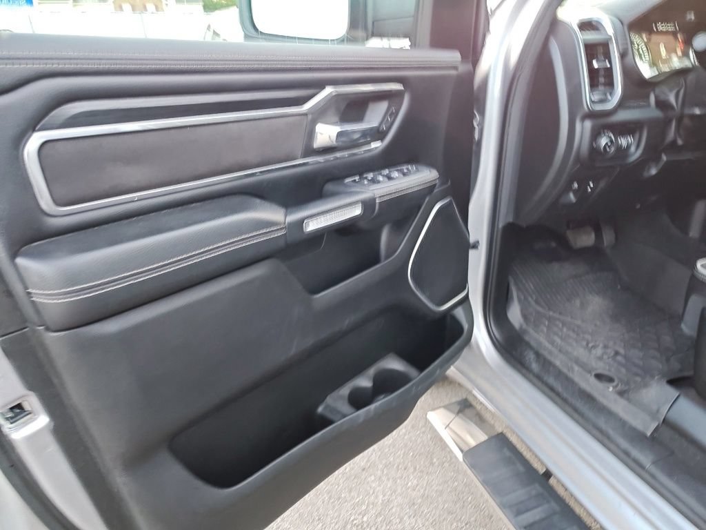 Used 2023 RAM 1500 Laramie AWD/4WD image 8