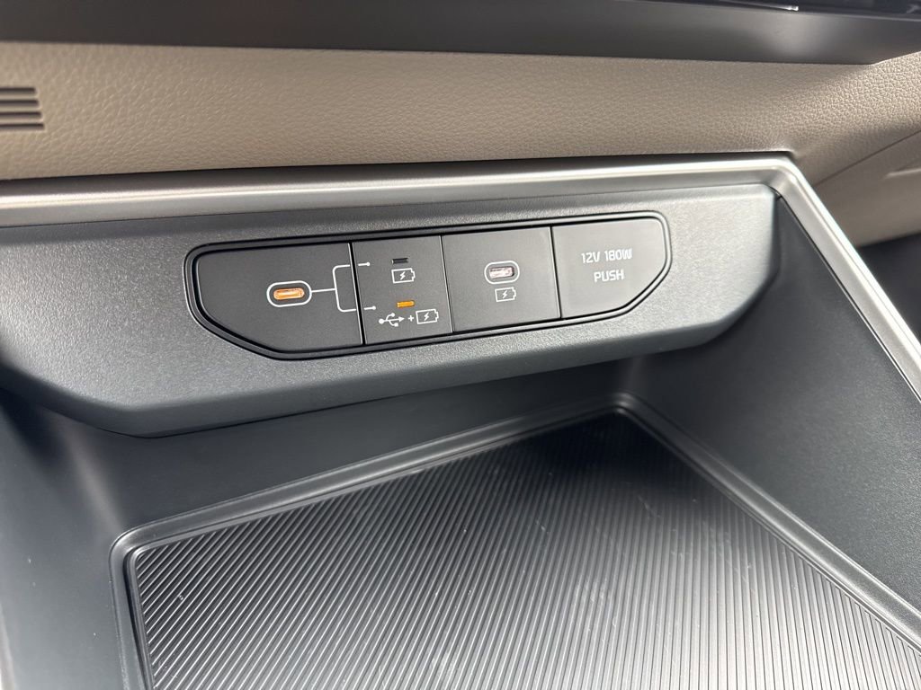 New 2026 Kia Carnival LXS image 5