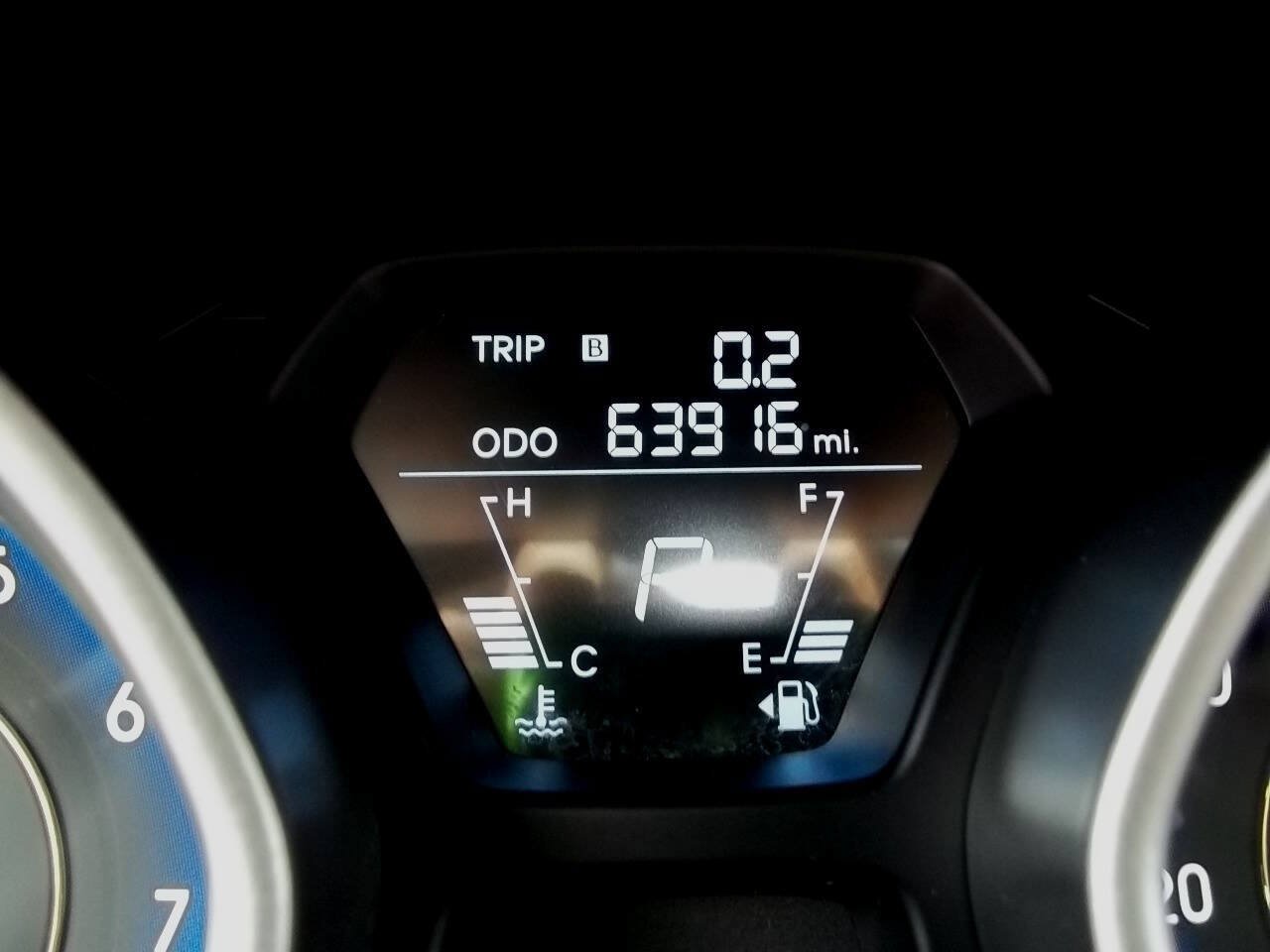 Used 2012 Hyundai Elantra Limited w/ Technology Pkg 5 FWD image 5