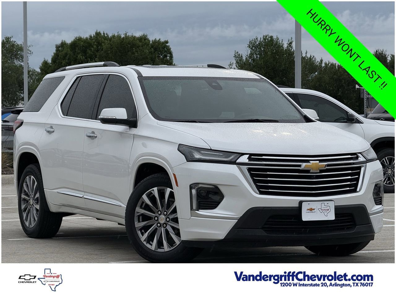 Certified 2023 Chevrolet Traverse Premier FWD image 2