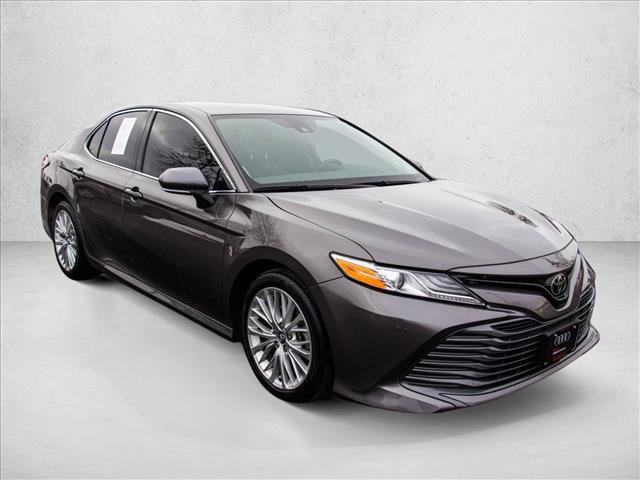 Used 2020 Toyota Camry XLE image 3
