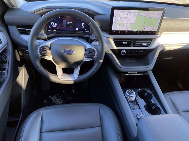 Used 2025 Ford Explorer Active w/ Active Comfort Package image 11