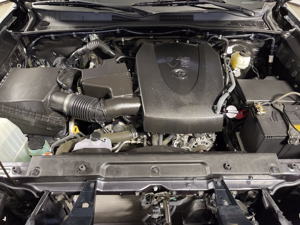 Used 2021 Toyota Tacoma SR5 w/ Blackout Package (TMS) RWD image 9