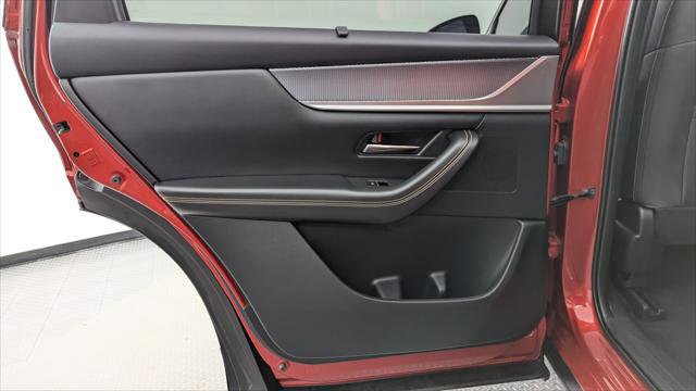 Used 2024 MAZDA CX-90 Plug-In Hybrid w/ Premium Pkg image 16