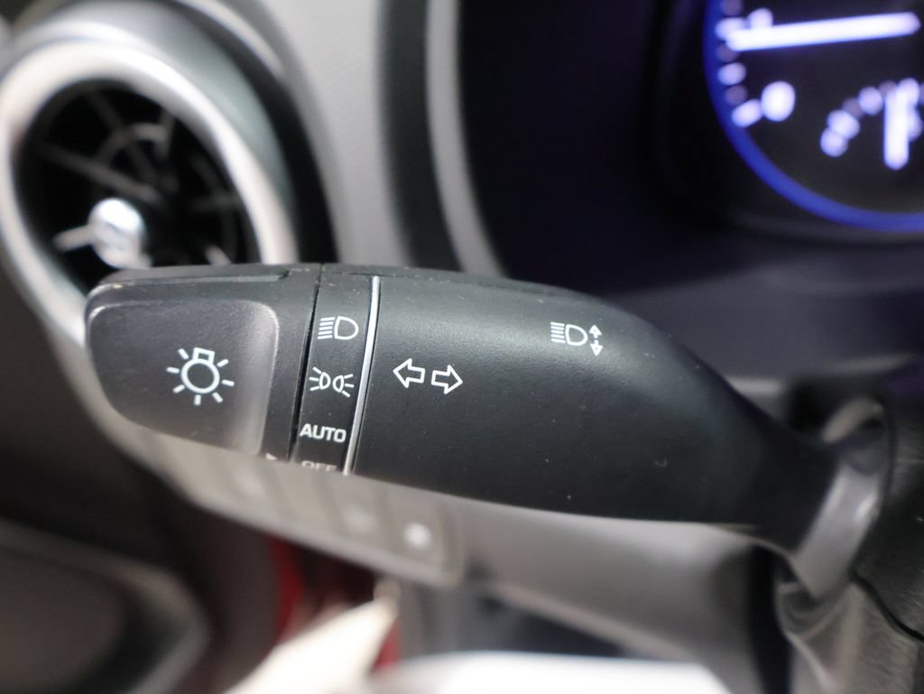 Used 2022 Hyundai Kona SEL w/ Winter Weather Package AWD/4WD image 38