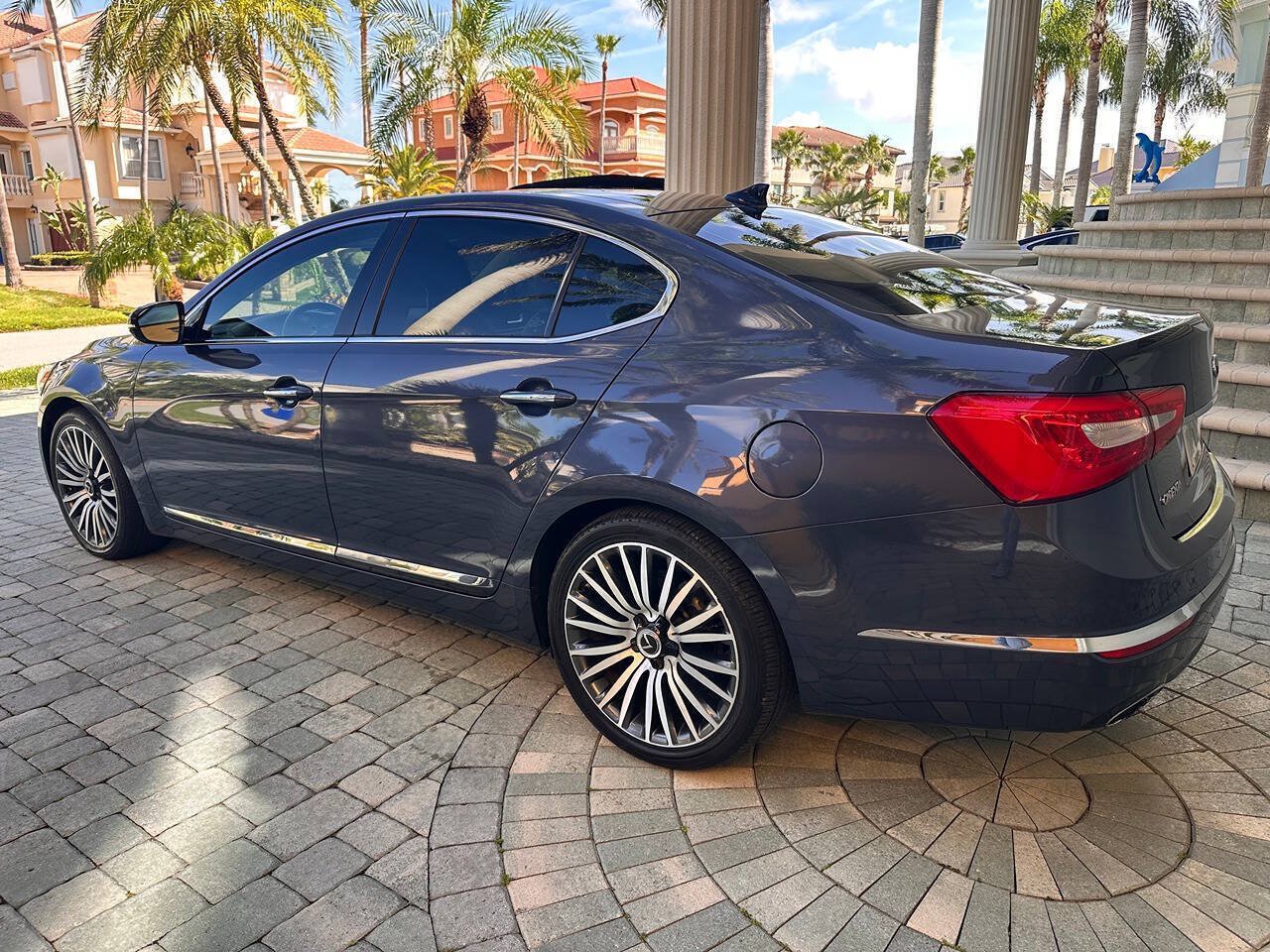Used 2014 Kia Cadenza Premium w/ Technology Package FWD image 29