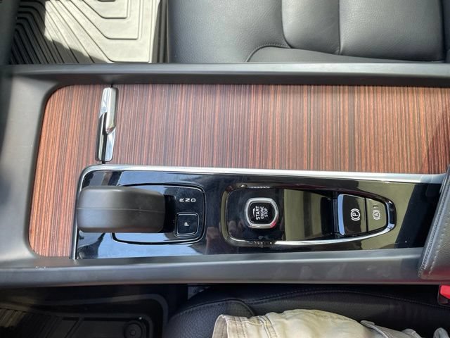 Used 2024 Volvo XC60 B5 Plus AWD/4WD image 32