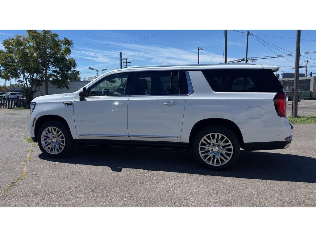 New 2026 GMC Yukon XL Denali w/ Denali Reserve Package AWD/4WD image 8