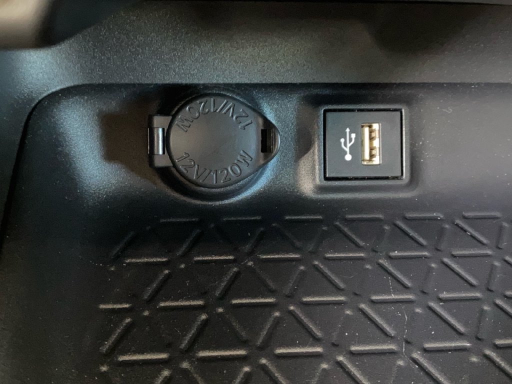 Used 2025 Toyota RAV4 XLE FWD image 18