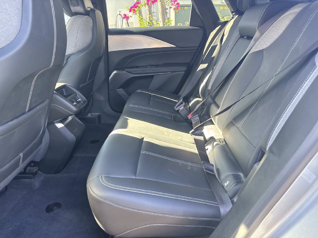 Used 2024 Cadillac Lyriq Tech RWD image 15