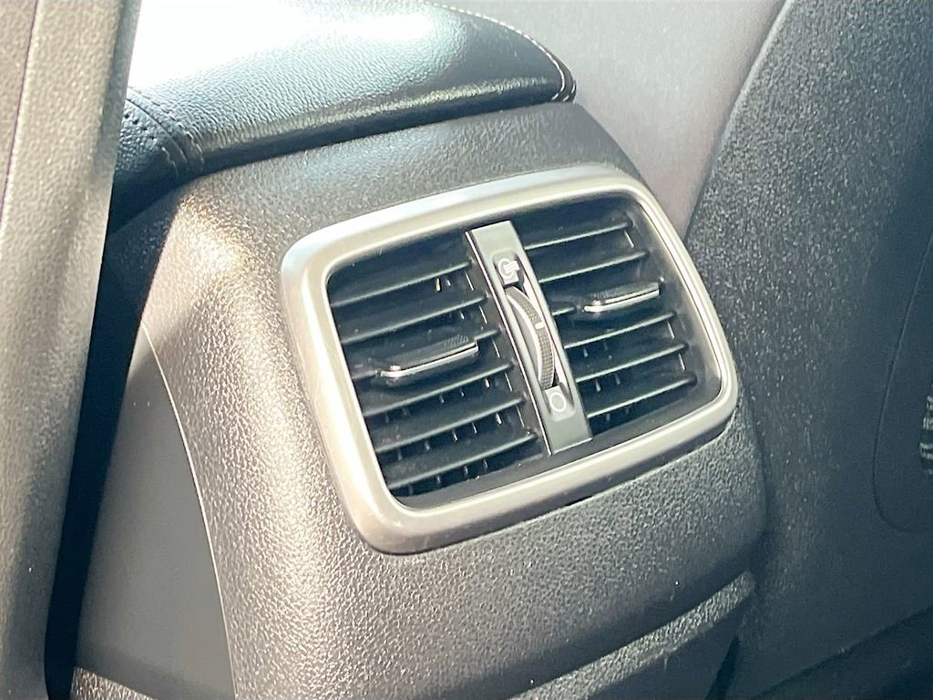 Used 2019 Kia Sorento LX w/ LX Convenience Package image 23