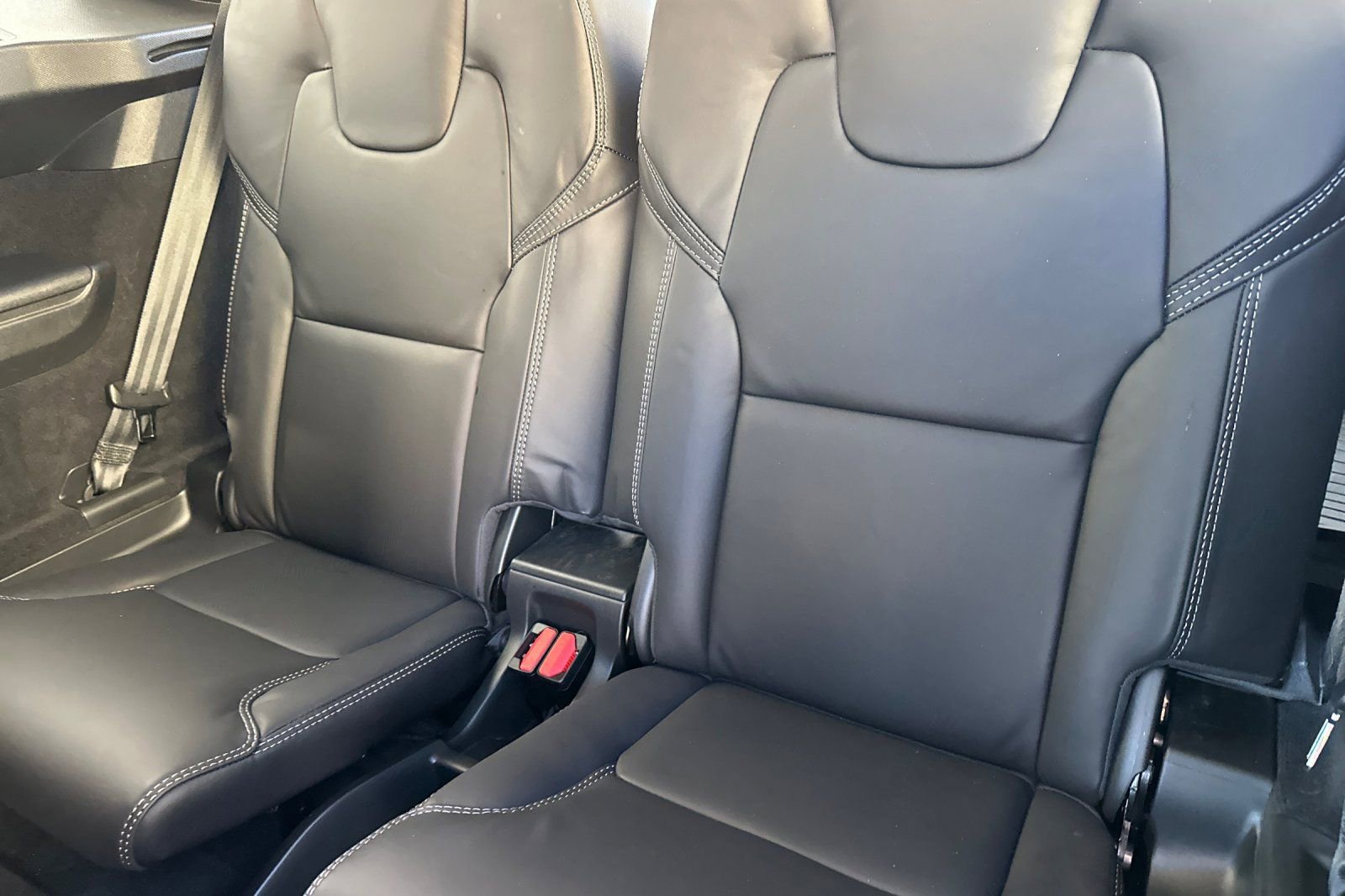 Used 2023 Volvo XC90 B6 Ultimate w/ Protection Package Premier image 18