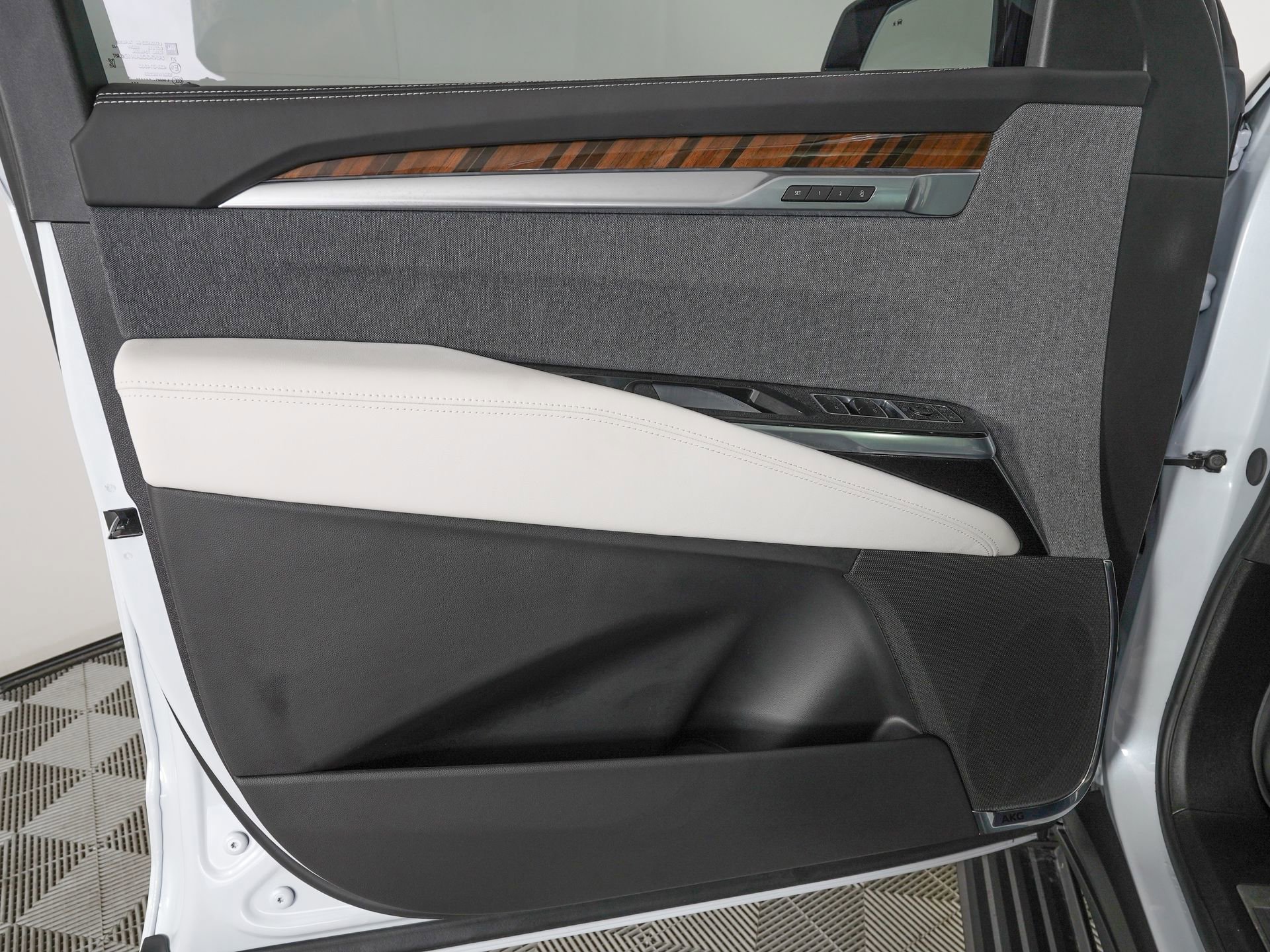 Used 2026 Cadillac Escalade Platinum Sport w/ LPO, Floor Liner Package image 18