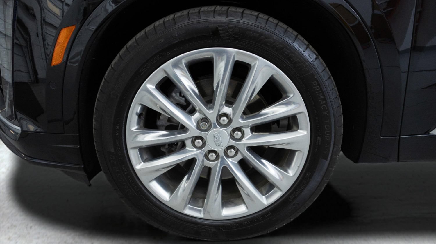 Used 2023 Cadillac XT6 Premium Luxury w/ Technology Package FWD image 9