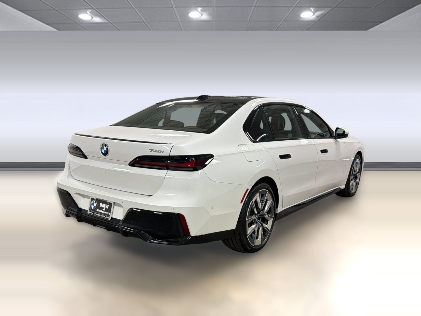 Used 2026 BMW 740i w/ Premium Package RWD image 8