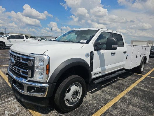 Used 2024 Ford F550 4x4 Crew Cab Super Duty w/ XLT Value Package image 2
