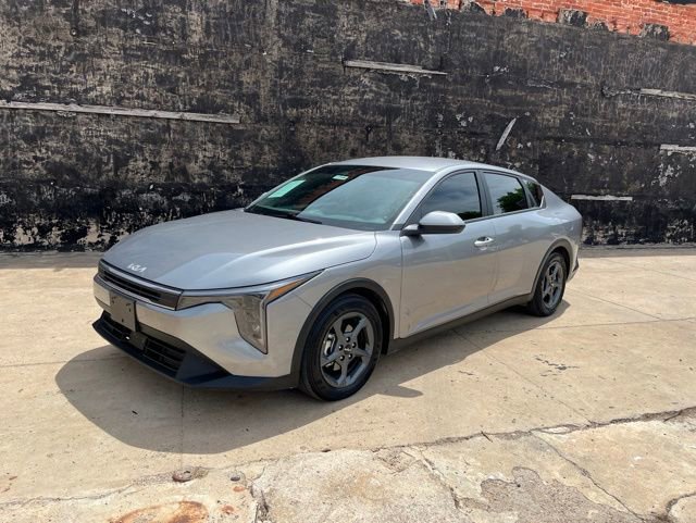 Used 2025 Kia K4 FWD image 1