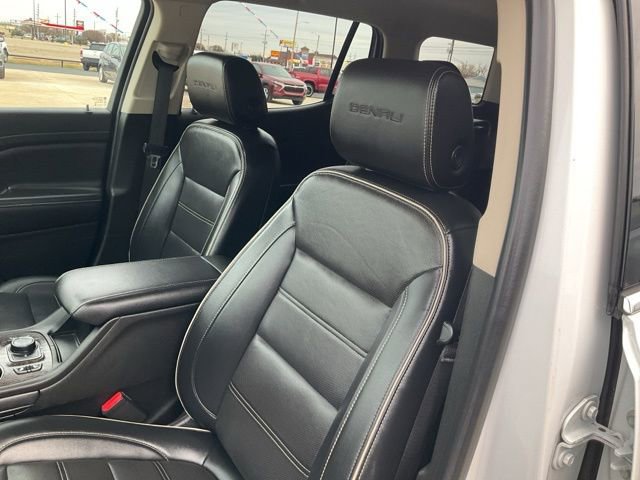 Used 2023 GMC Acadia Denali w/ Denali Technology Package image 8