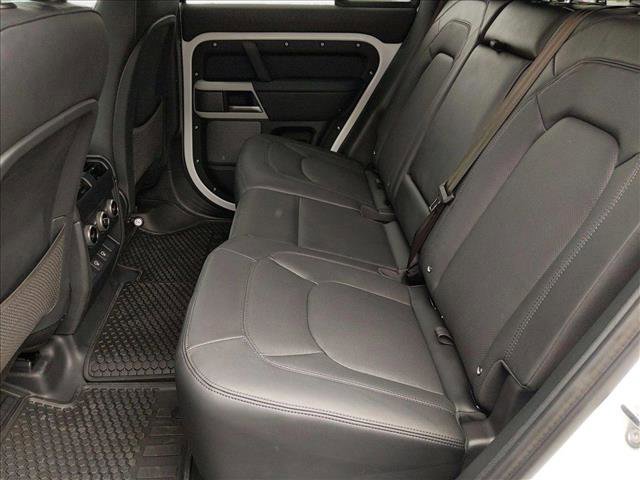 New 2024 Land Rover Defender 110 SE image 17